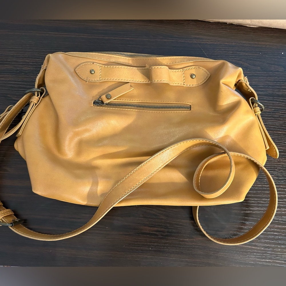 Universal Thread Handbag Great Condition! - image 3